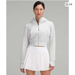 Lululemon Scuba Full-Zip Cropped Hoodie
Heathered Core Ultra Light Grey - Size 8